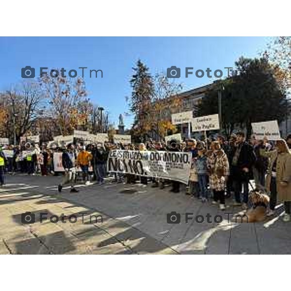 Tiziano Manzoni/LaPresse 25-10- 2025 Italia Cronaca Bergamo Comitato Noi Bergamo Insieme. ergamo Riunione dei comitati e gruppi promotori in vista della “Manifestazione Pacifica e Apartitica” contro degrado urbano e la sicurezza della città di Bergamo.