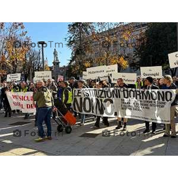 Tiziano Manzoni/LaPresse 25-10- 2025 Italia Cronaca Bergamo Comitato Noi Bergamo Insieme. ergamo Riunione dei comitati e gruppi promotori in vista della “Manifestazione Pacifica e Apartitica” contro degrado urbano e la sicurezza della città di Bergamo.