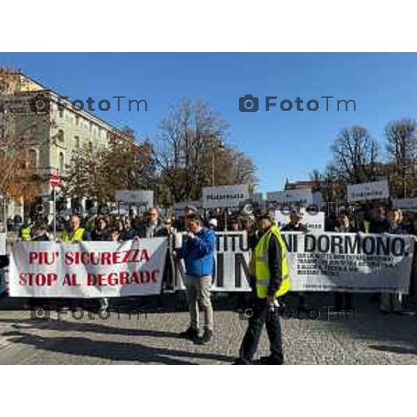 Tiziano Manzoni/LaPresse 25-10- 2025 Italia Cronaca Bergamo Comitato Noi Bergamo Insieme. ergamo Riunione dei comitati e gruppi promotori in vista della “Manifestazione Pacifica e Apartitica” contro degrado urbano e la sicurezza della città di Bergamo.