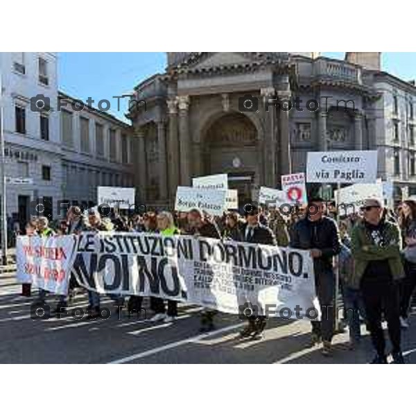 Tiziano Manzoni/LaPresse 25-10- 2025 Italia Cronaca Bergamo Comitato Noi Bergamo Insieme. ergamo Riunione dei comitati e gruppi promotori in vista della “Manifestazione Pacifica e Apartitica” contro degrado urbano e la sicurezza della città di Bergamo.
