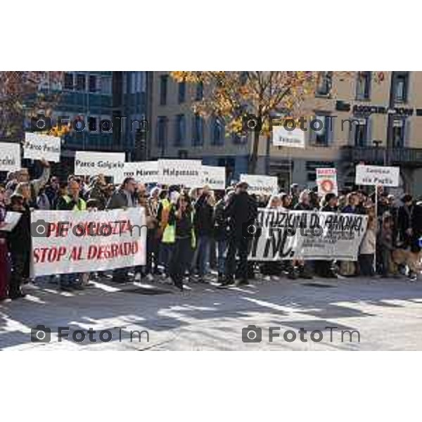 Tiziano Manzoni/LaPresse 25-10- 2025 Italia Cronaca Bergamo Comitato Noi Bergamo Insieme. ergamo Riunione dei comitati e gruppi promotori in vista della “Manifestazione Pacifica e Apartitica” contro degrado urbano e la sicurezza della città di Bergamo.