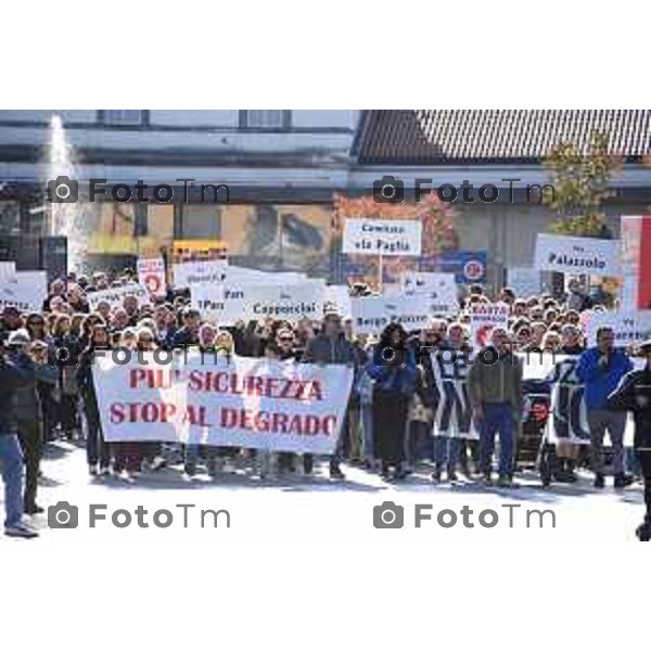 Tiziano Manzoni/LaPresse 25-10- 2025 Italia Cronaca Bergamo Comitato Noi Bergamo Insieme. ergamo Riunione dei comitati e gruppi promotori in vista della “Manifestazione Pacifica e Apartitica” contro degrado urbano e la sicurezza della città di Bergamo.