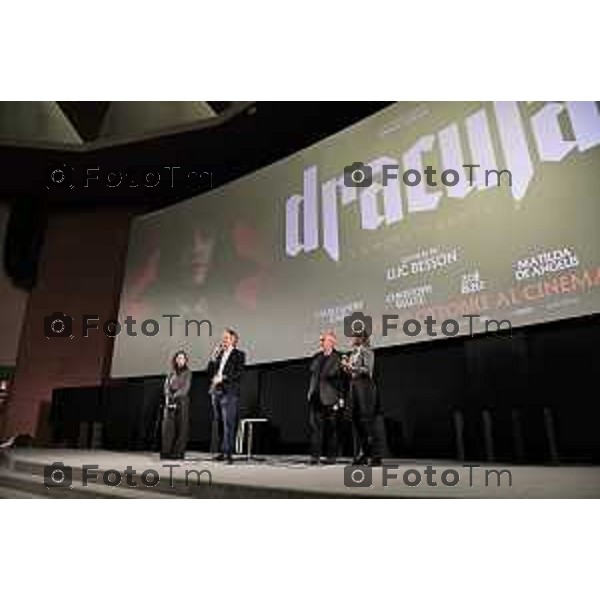 Tiziano Manzoni/LaPresse 27-10- 2025 Italia Cronaca Bergamo cinema Conca Verde Dracula - L\'amore perduto con il regista Luc Besson e Matilda De Angelis