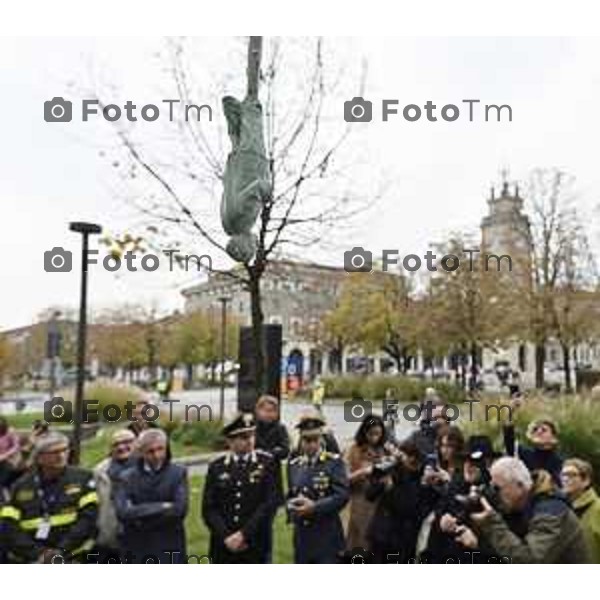 Tiziano Manzoni/LaPresse 29-10- 2025 Italia Cronaca Bergamo La più grande scultura del mondo in ricordo delle vittime di mafia