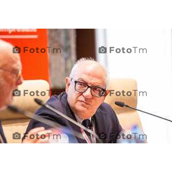 Andrei Eduard Huiala/LaPresse - For Manzoni 7-11-2025 Bergamo, Italia Cronaca Bergamo Apertura Festival Città Impresa Bergamo