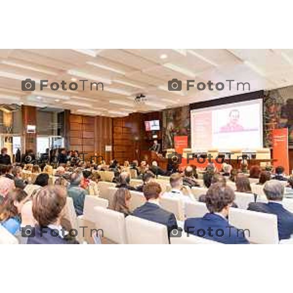 Andrei Eduard Huiala/LaPresse - For Manzoni 7-11-2025 Bergamo, Italia Cronaca Bergamo Apertura Festival Città Impresa Bergamo