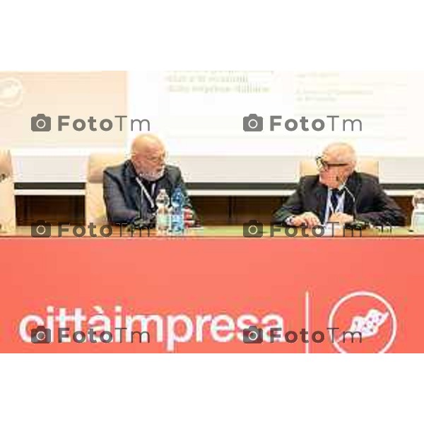 Andrei Eduard Huiala/LaPresse - For Manzoni 7-11-2025 Bergamo, Italia Cronaca Bergamo Apertura Festival Città Impresa Bergamo