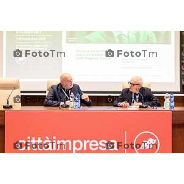 Andrei Eduard Huiala/LaPresse - For Manzoni 7-11-2025 Bergamo, Italia Cronaca Bergamo Apertura Festival Città Impresa Bergamo