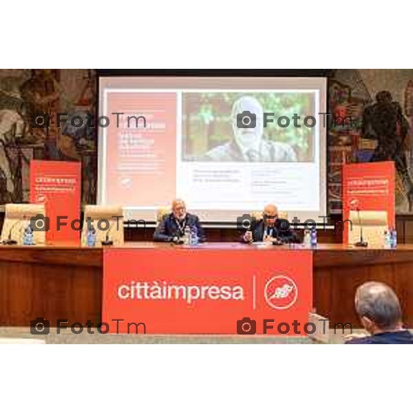 Andrei Eduard Huiala/LaPresse - For Manzoni 7-11-2025 Bergamo, Italia Cronaca Bergamo Apertura Festival Città Impresa Bergamo