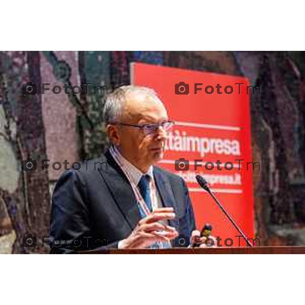 Andrei Eduard Huiala/LaPresse - For Manzoni 7-11-2025 Bergamo, Italia Cronaca Bergamo Apertura Festival Città Impresa Bergamo