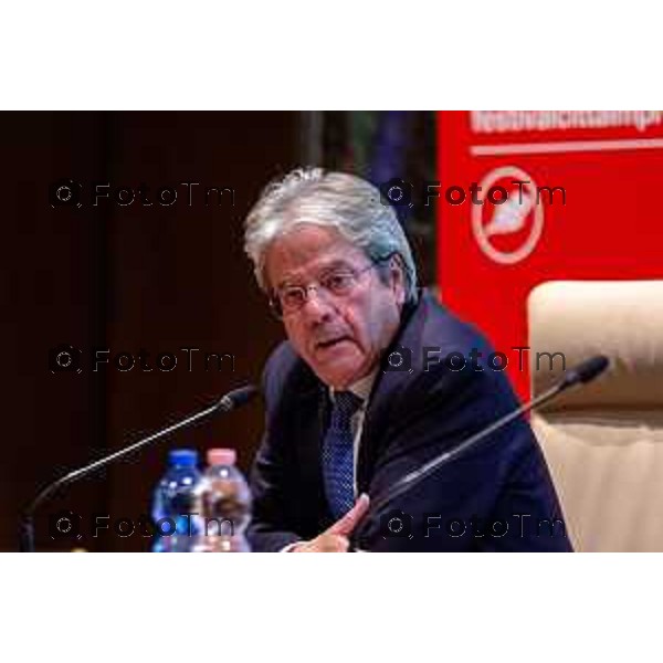 Andrei Eduard Huiala/LaPresse - For Manzoni 7-11-2025 Bergamo, Italia Cronaca Bergamo Festival Città Impresa Bergamo - Panel L\'Europa che Vorremmo con Paolo Gentiloni, Giorgio Gori, Dario di Vico moderatore, interviene in apertura Pasquale Gandolfi preisdente della Provincia di Bergamo e Presidente UPI