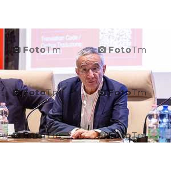 Andrei Eduard Huiala/LaPresse - For Manzoni 7-11-2025 Bergamo, Italia Cronaca Bergamo Festival Città Impresa Bergamo - Panel L\'Europa che Vorremmo con Paolo Gentiloni, Giorgio Gori, Dario di Vico moderatore, interviene in apertura Pasquale Gandolfi preisdente della Provincia di Bergamo e Presidente UPI