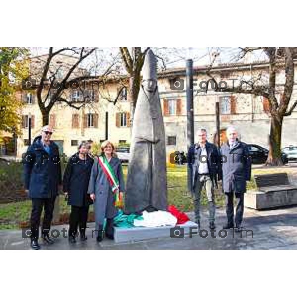 Tiziano Manzoni/LaPresse 8-11- 2025 Italia Cronaca Bergamo Giacomo Manzù Grande Cardinale in piedi 1985 – 1988 fusione in bronzo