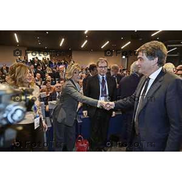 Tiziano Manzoni/LaPresse 8-11- 2025 Italia Cronaca Bergamo il Vicepresidente Esecutivo Commissione Europea, per la Coesione e le Riforme, Raffaele Fitto, Con Elena Marcegalia e Giovanna Ricuperati