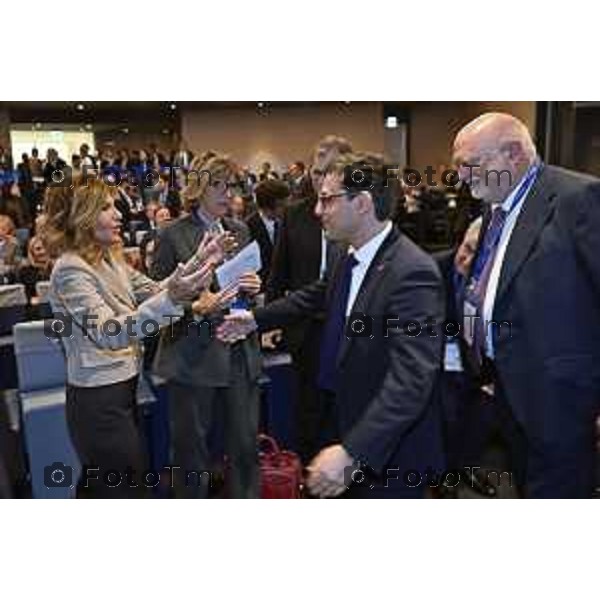 Tiziano Manzoni/LaPresse 8-11- 2025 Italia Cronaca Bergamo il Vicepresidente Esecutivo Commissione Europea, per la Coesione e le Riforme, Raffaele Fitto, Con Elena Marcegalia e Giovanna Ricuperati , Stéphane Séjourné