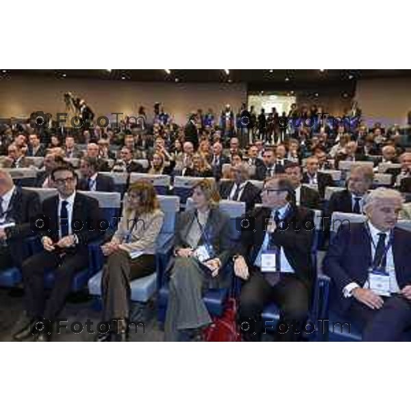 Tiziano Manzoni/LaPresse 8-11- 2025 Italia Cronaca Bergamo Antonio Gozzi, Presidente di Federacciai, aprendo i lavori dell’Assemblea Pubblica 2025 dell’Associazione, che si è svolta oggi a Bergamo alla presenza del Vicepresidente Esecutivo Commissione Europea, per la Coesione e le Riforme, Raffaele Fitto, il Vicepresidente Esecutivo Commissione Europea, per la Prosperità e la Strategia Industriale, Stéphane Séjourné, e il Presidente di Confindustria, Emanuele Orsini.