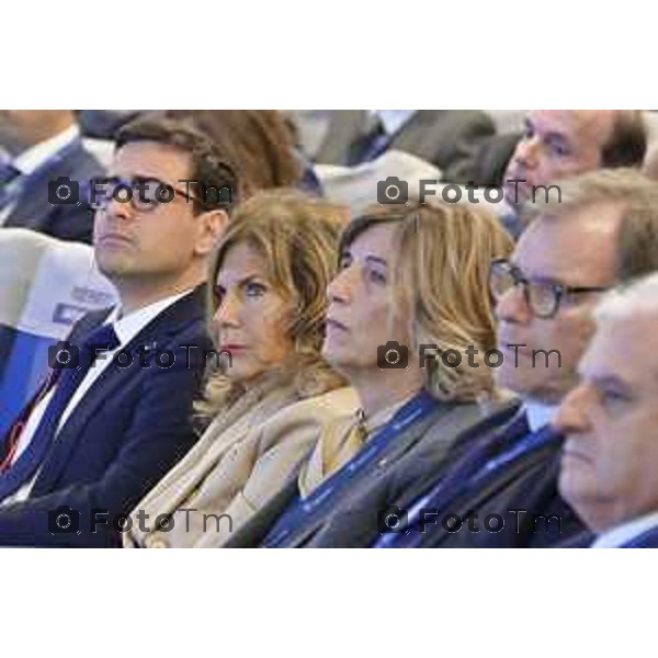 Tiziano Manzoni/LaPresse 8-11- 2025 Italia Cronaca Bergamo Antonio Gozzi, Presidente di Federacciai, aprendo i lavori dell’Assemblea Pubblica 2025 dell’Associazione, che si è svolta oggi a Bergamo alla presenza del Vicepresidente Esecutivo Commissione Europea, per la Coesione e le Riforme, Raffaele Fitto, il Vicepresidente Esecutivo Commissione Europea, per la Prosperità e la Strategia Industriale, Stéphane Séjourné, e il Presidente di Confindustria, Emanuele Orsini.