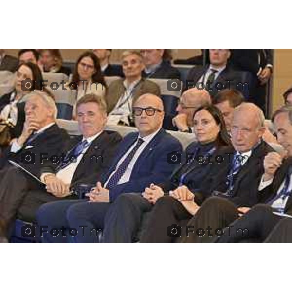 Tiziano Manzoni/LaPresse 8-11- 2025 Italia Cronaca Bergamo Antonio Gozzi, Presidente di Federacciai, aprendo i lavori dell’Assemblea Pubblica 2025 dell’Associazione, che si è svolta oggi a Bergamo alla presenza del Vicepresidente Esecutivo Commissione Europea, per la Coesione e le Riforme, Raffaele Fitto, il Vicepresidente Esecutivo Commissione Europea, per la Prosperità e la Strategia Industriale, Stéphane Séjourné, e il Presidente di Confindustria, Emanuele Orsini.