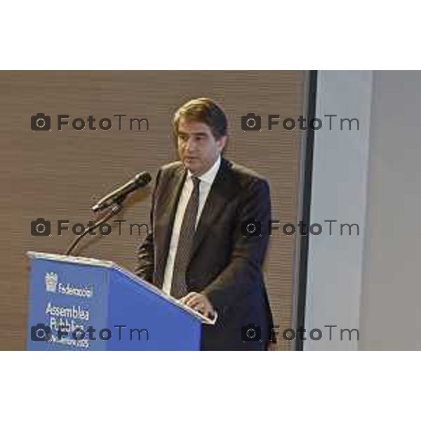 Tiziano Manzoni/LaPresse 8-11- 2025 Italia Cronaca Bergamo Antonio Gozzi, Presidente di Federacciai, aprendo i lavori dell’Assemblea Pubblica 2025 dell’Associazione, che si è svolta oggi a Bergamo alla presenza del Vicepresidente Esecutivo Commissione Europea, per la Coesione e le Riforme, Raffaele Fitto, il Vicepresidente Esecutivo Commissione Europea, per la Prosperità e la Strategia Industriale, Stéphane Séjourné, e il Presidente di Confindustria, Emanuele Orsini.