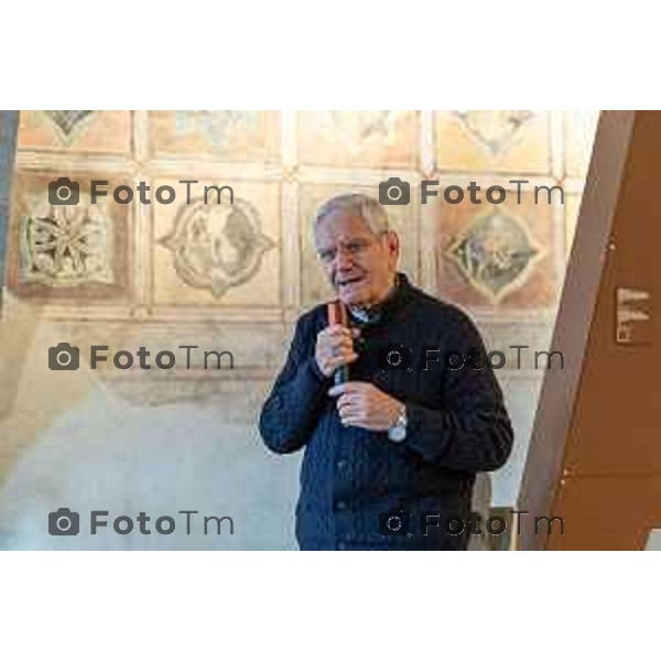 Andrei Eduard Huiala/LaPresse - For Manzoni 14-11-2025 Bergamo, Italia Cronaca Bergamo S.E. Vescovo di Bergamo Francesco Beschi accoglie senzatetto di Bergamo al Museo Bernareggi