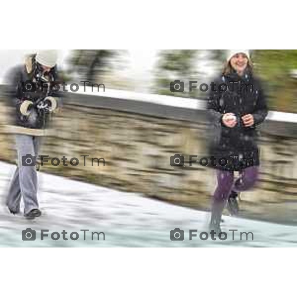 Tiziano Manzoni/LaPresse 21-11- 2025 Italia Cronaca Bergamo Bergamo Nevicata in città Novembre 2025