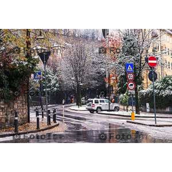 Cronaca, Bergamo - 21/11/25 - Neve in Città