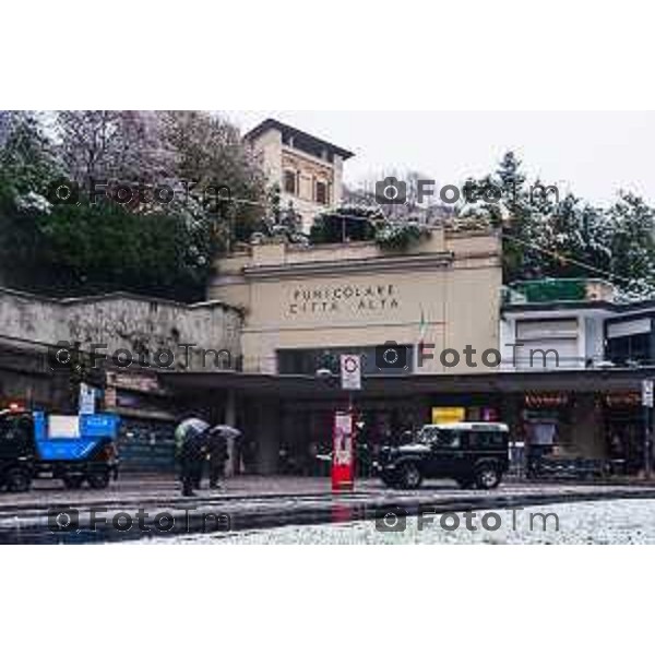 Cronaca, Bergamo - 21/11/25 - Neve in Città