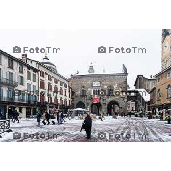 Cronaca, Bergamo - 21/11/25 - Neve in Città