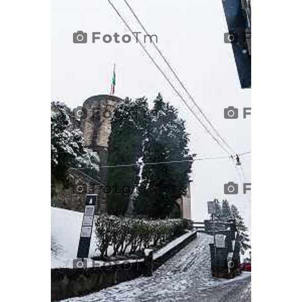 Cronaca, Bergamo - 21/11/25 - Neve in Città