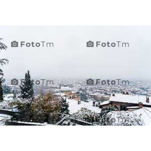 Cronaca, Bergamo - 21/11/25 - Neve in Città