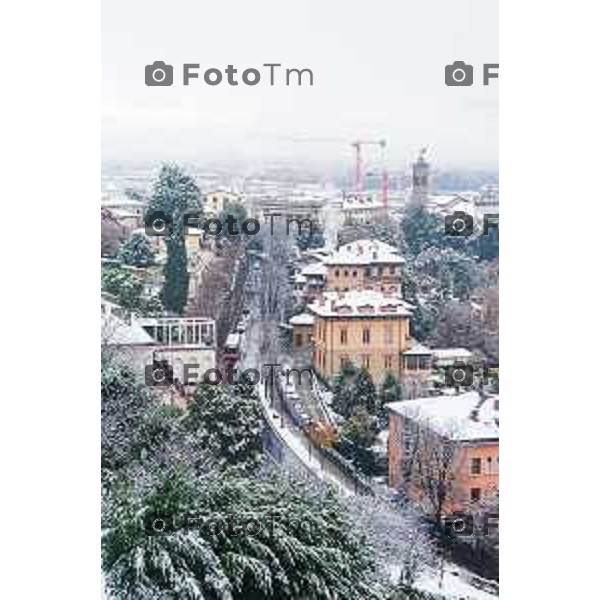 Cronaca, Bergamo - 21/11/25 - Neve in Città
