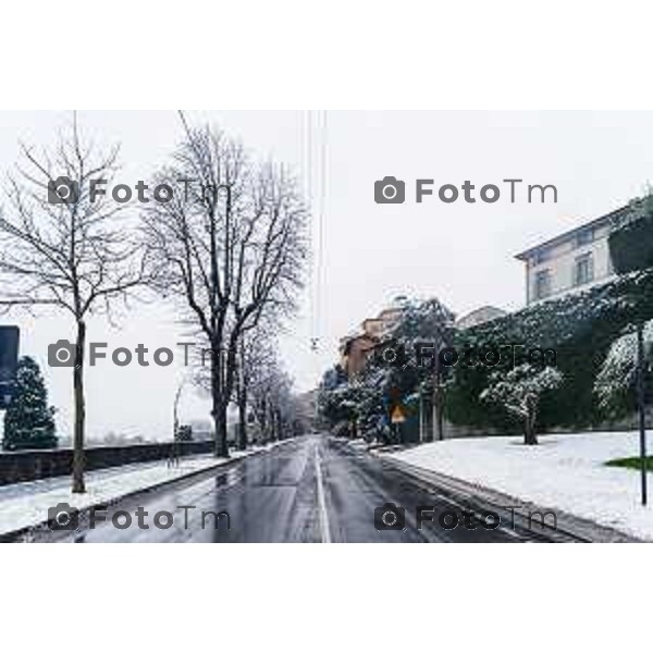 Cronaca, Bergamo - 21/11/25 - Neve in Città