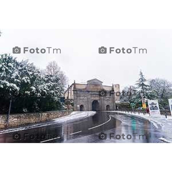 Cronaca, Bergamo - 21/11/25 - Neve in Città