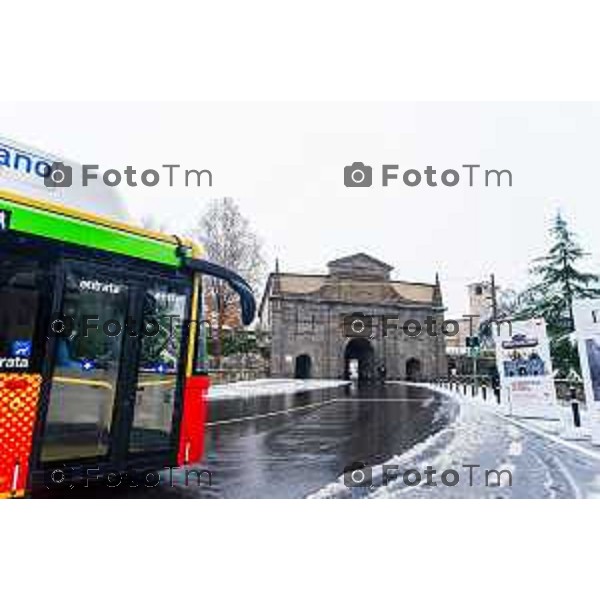 Cronaca, Bergamo - 21/11/25 - Neve in Città