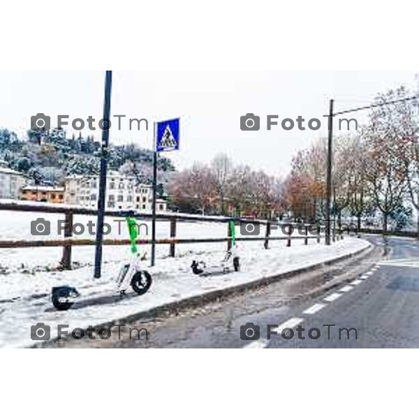 Cronaca, Bergamo - 21/11/25 - Neve in Città