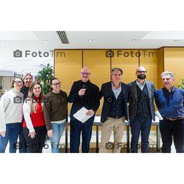 Cronaca, Bergamo 21 Novembre 2025 - Presentazione Installazioni Christmas Design 2025 intervengono Sergio Gandi, vicesindaco di Bergamo, assessore alla cultura e al commercio; Nicola Viscardi, presidente DUC (Distretto Urbano del Commercio di Bergamo); Maurizio Vegini, ideatore e direttore artistico di Christmas Design; modera, Gaetano Zoccali, Head of Content della mostra Christmas Design.