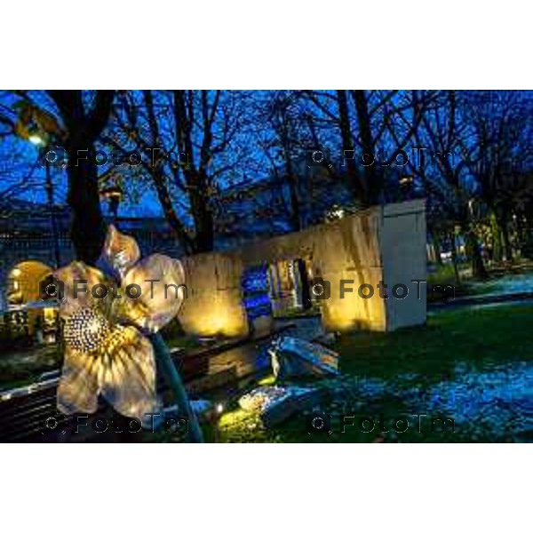 Cronaca, Bergamo 21 Novembre 2025 - Presentazione Installazioni Christmas Design 2025 intervengono Sergio Gandi, vicesindaco di Bergamo, assessore alla cultura e al commercio; Nicola Viscardi, presidente DUC (Distretto Urbano del Commercio di Bergamo); Maurizio Vegini, ideatore e direttore artistico di Christmas Design; modera, Gaetano Zoccali, Head of Content della mostra Christmas Design.