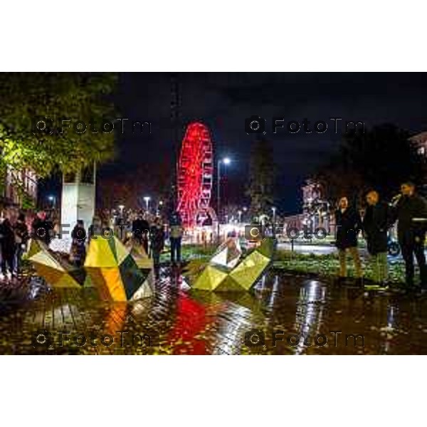 Cronaca, Bergamo 21 Novembre 2025 - Presentazione Installazioni Christmas Design 2025 intervengono Sergio Gandi, vicesindaco di Bergamo, assessore alla cultura e al commercio; Nicola Viscardi, presidente DUC (Distretto Urbano del Commercio di Bergamo); Maurizio Vegini, ideatore e direttore artistico di Christmas Design; modera, Gaetano Zoccali, Head of Content della mostra Christmas Design.