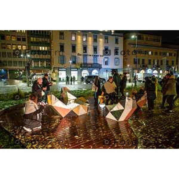 Cronaca, Bergamo 21 Novembre 2025 - Presentazione Installazioni Christmas Design 2025 intervengono Sergio Gandi, vicesindaco di Bergamo, assessore alla cultura e al commercio; Nicola Viscardi, presidente DUC (Distretto Urbano del Commercio di Bergamo); Maurizio Vegini, ideatore e direttore artistico di Christmas Design; modera, Gaetano Zoccali, Head of Content della mostra Christmas Design.