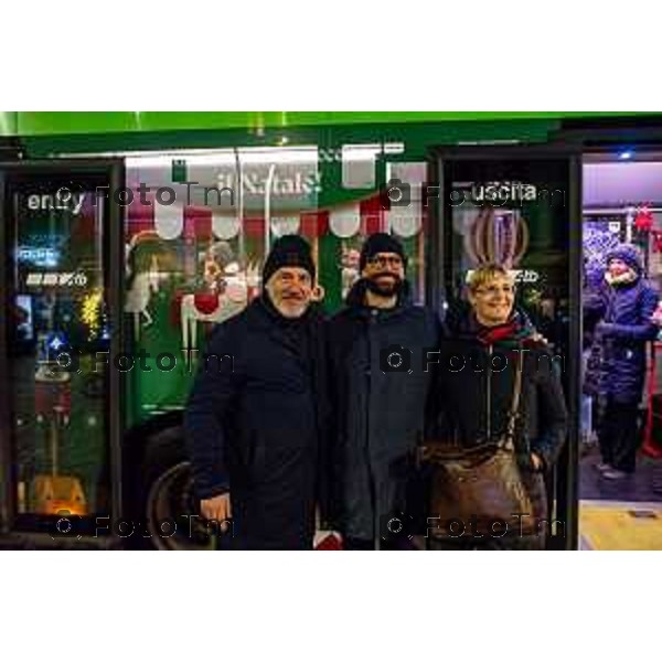 Cronaca, Bergamo 21 Novembre 2025 - Presentazione Installazioni Christmas Design 2025 intervengono Sergio Gandi, vicesindaco di Bergamo, assessore alla cultura e al commercio; Nicola Viscardi, presidente DUC (Distretto Urbano del Commercio di Bergamo); Maurizio Vegini, ideatore e direttore artistico di Christmas Design; modera, Gaetano Zoccali, Head of Content della mostra Christmas Design.