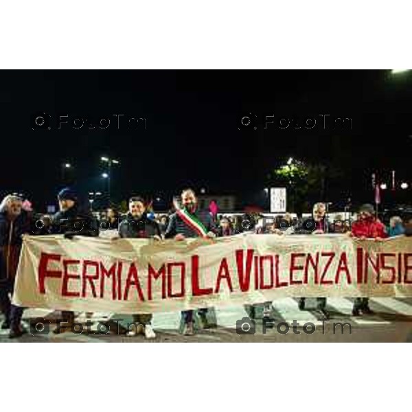 25.11.2025 - Cronaca, Bergamo Corteo Contro La Violenza di Genere partecipano Elena Carnevali, Romina Russo, Marzia Marchesi, Matteo Rossi, Gabriele Giudici, CGIL, USB