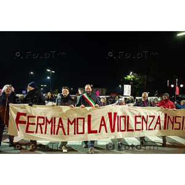 25.11.2025 - Cronaca, Bergamo Corteo Contro La Violenza di Genere partecipano Elena Carnevali, Romina Russo, Marzia Marchesi, Matteo Rossi, Gabriele Giudici, CGIL, USB