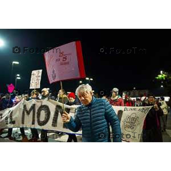 25.11.2025 - Cronaca, Bergamo Corteo Contro La Violenza di Genere partecipano Elena Carnevali, Romina Russo, Marzia Marchesi, Matteo Rossi, Gabriele Giudici, CGIL, USB