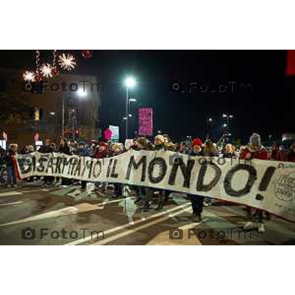 25.11.2025 - Cronaca, Bergamo Corteo Contro La Violenza di Genere partecipano Elena Carnevali, Romina Russo, Marzia Marchesi, Matteo Rossi, Gabriele Giudici, CGIL, USB