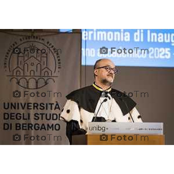 Tiziano Manzoni/LaPresse 26-11- 2025 Italia Cronaca BergamoBergamo UniBg Anno Accademico 2025-26 sotto il segno di rivoluzione digitale e intelligenza artificialeSergio Cavalieri, Rettore prof. Oliver Riedel dell’Università di Stoccarda