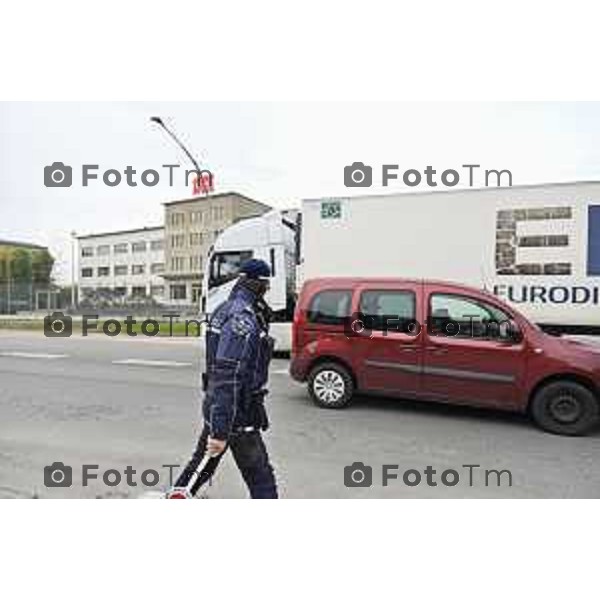Tiziano Manzoni/LaPresse 4-12-2025 Bergamo, Italia Cronaca TreviglioTreviglio Controlli strade Polizia Locale e sede