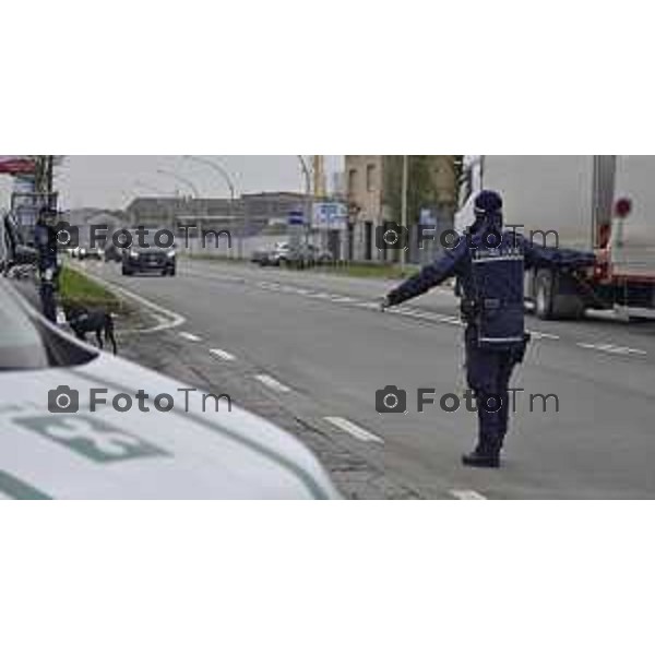 Tiziano Manzoni/LaPresse 4-12-2025 Bergamo, Italia Cronaca TreviglioTreviglio Controlli strade Polizia Locale e sede