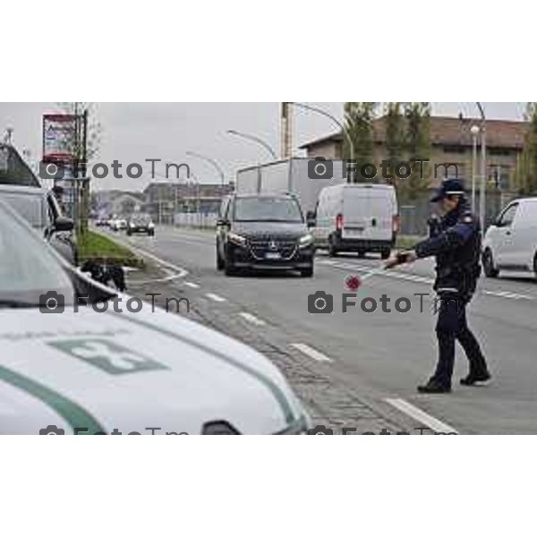 Tiziano Manzoni/LaPresse 4-12-2025 Bergamo, Italia Cronaca TreviglioTreviglio Controlli strade Polizia Locale e sede