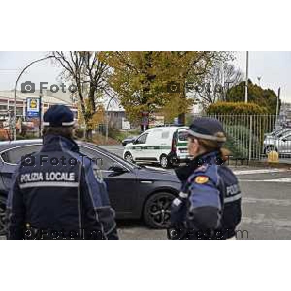 Tiziano Manzoni/LaPresse 4-12-2025 Bergamo, Italia Cronaca TreviglioTreviglio Controlli strade Polizia Locale e sede