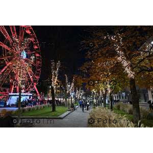 Bergamo manifestazione pro palestina free, Stazione corteo Polizia Cellere, sicurezza fs maranza sfilata fumogeni 